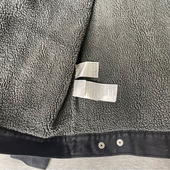 Levi’s Men’s Sherpa Lined Cotton Trucker Denim Jacket - Picture 10 of 11